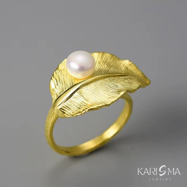 Gold Leaf Pearl Ring – Elegant Nature-Inspired Design